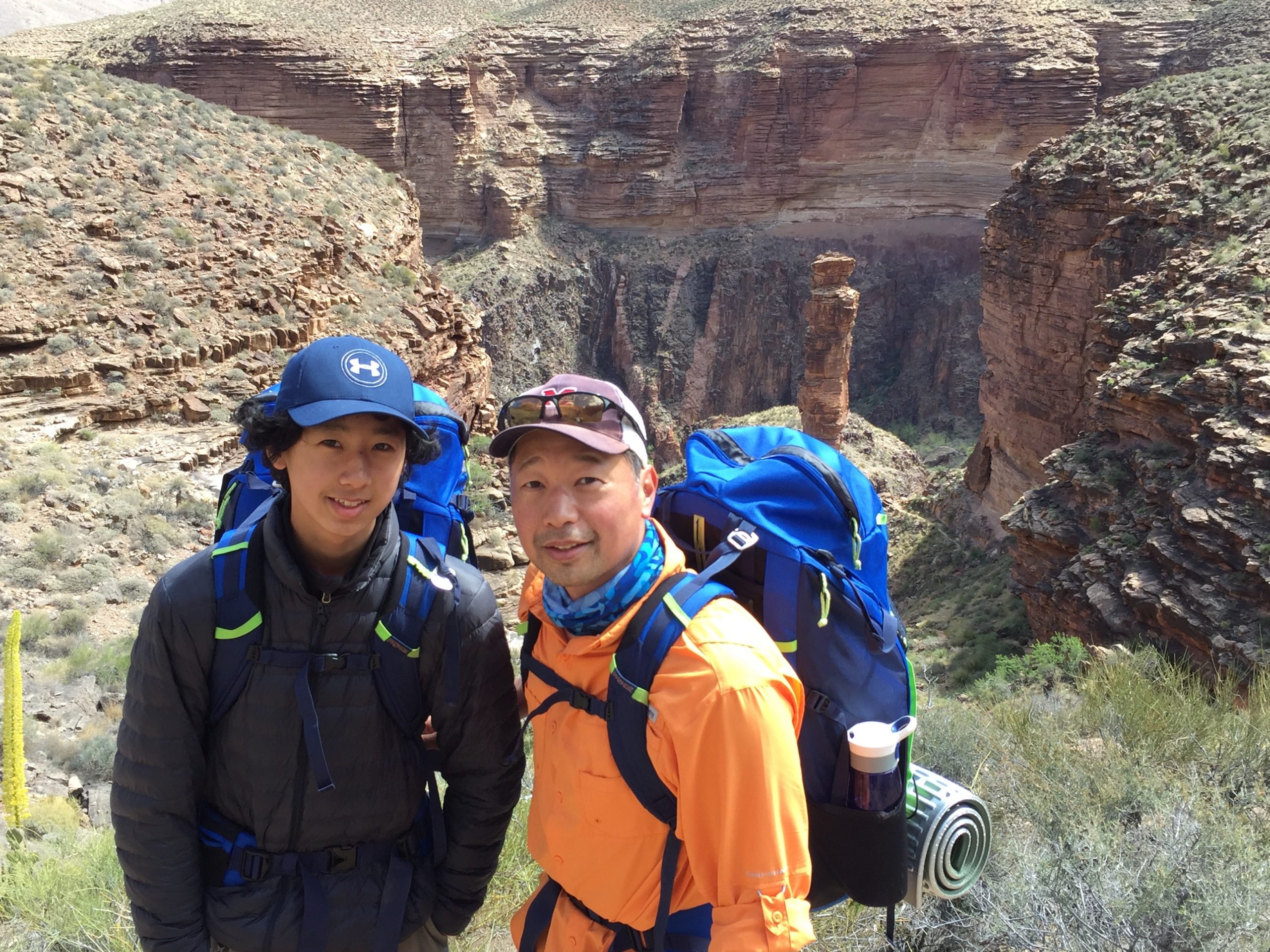 Family Hiking in Monument Canyon on Grand Canyon Challenge